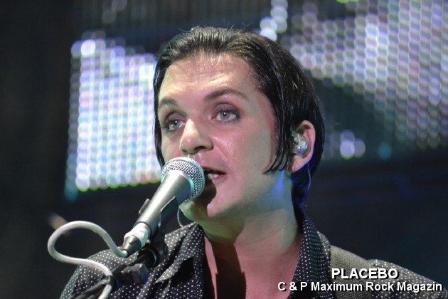 Brian Molko isi acuza computerul de homofobie in noul single Placebo